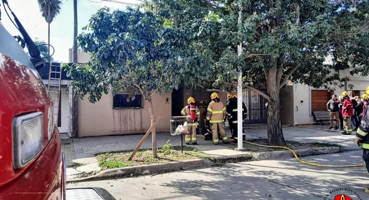 Incendio en una casa de barrio Guadalupe: la sorpresa que se llevaron los bomberos al entrar